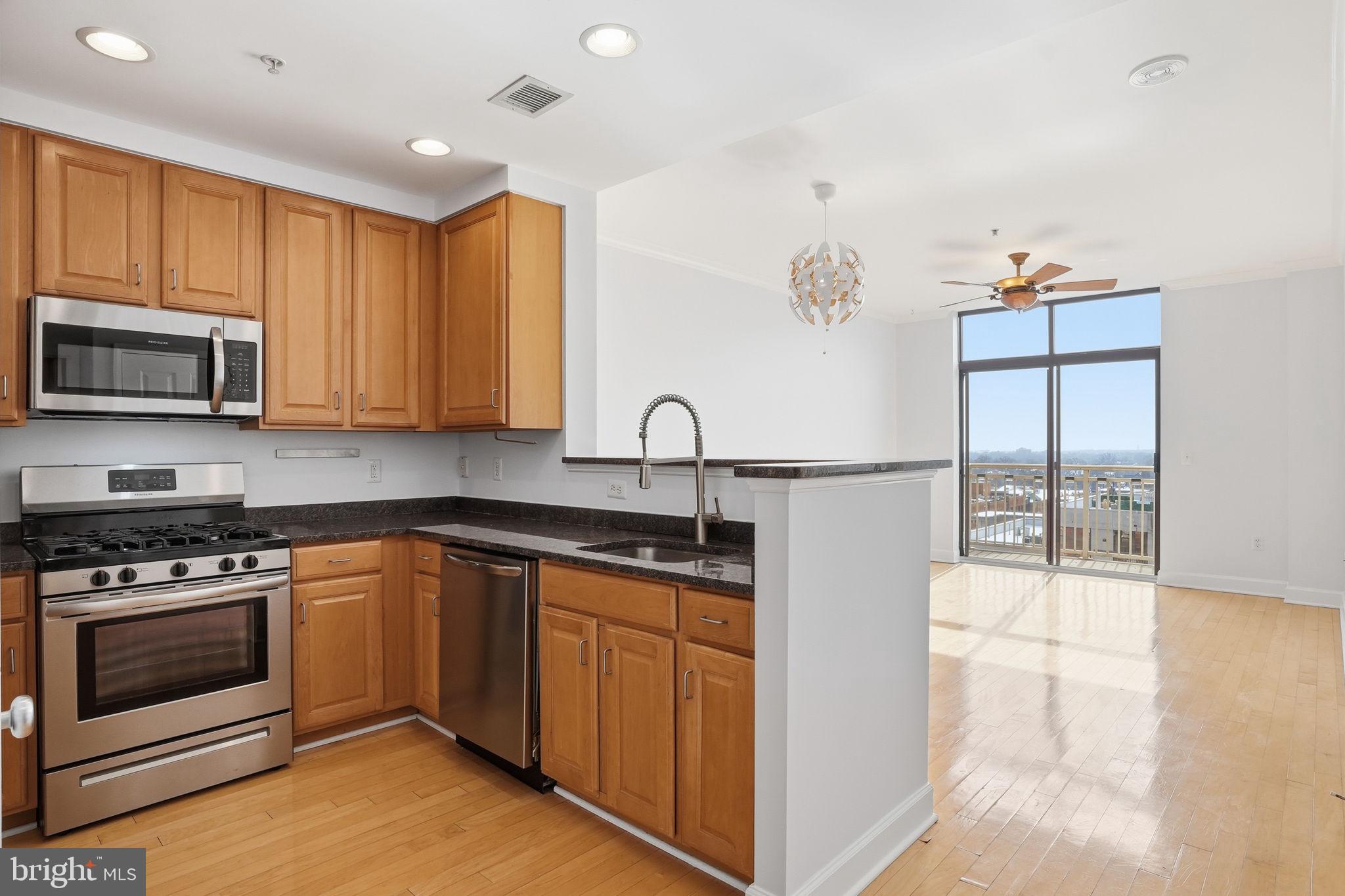 RESIDENCES AT STATION SQUARE - Residential