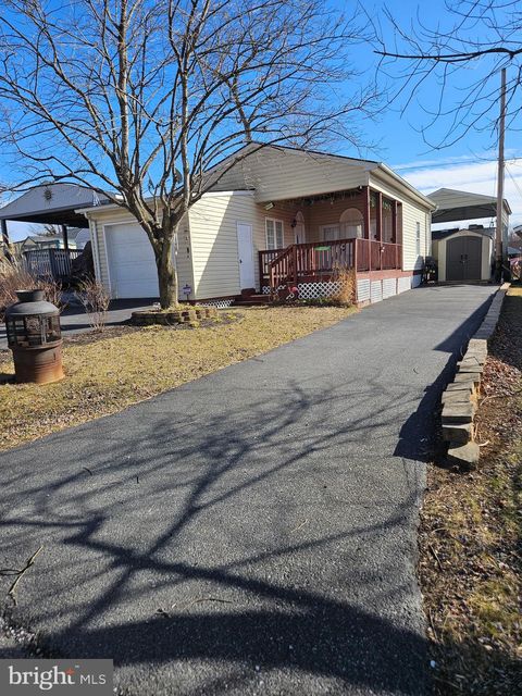 Block 47 Lot 14 JELLYSTONE AVE FALLING WATERS WV 25419