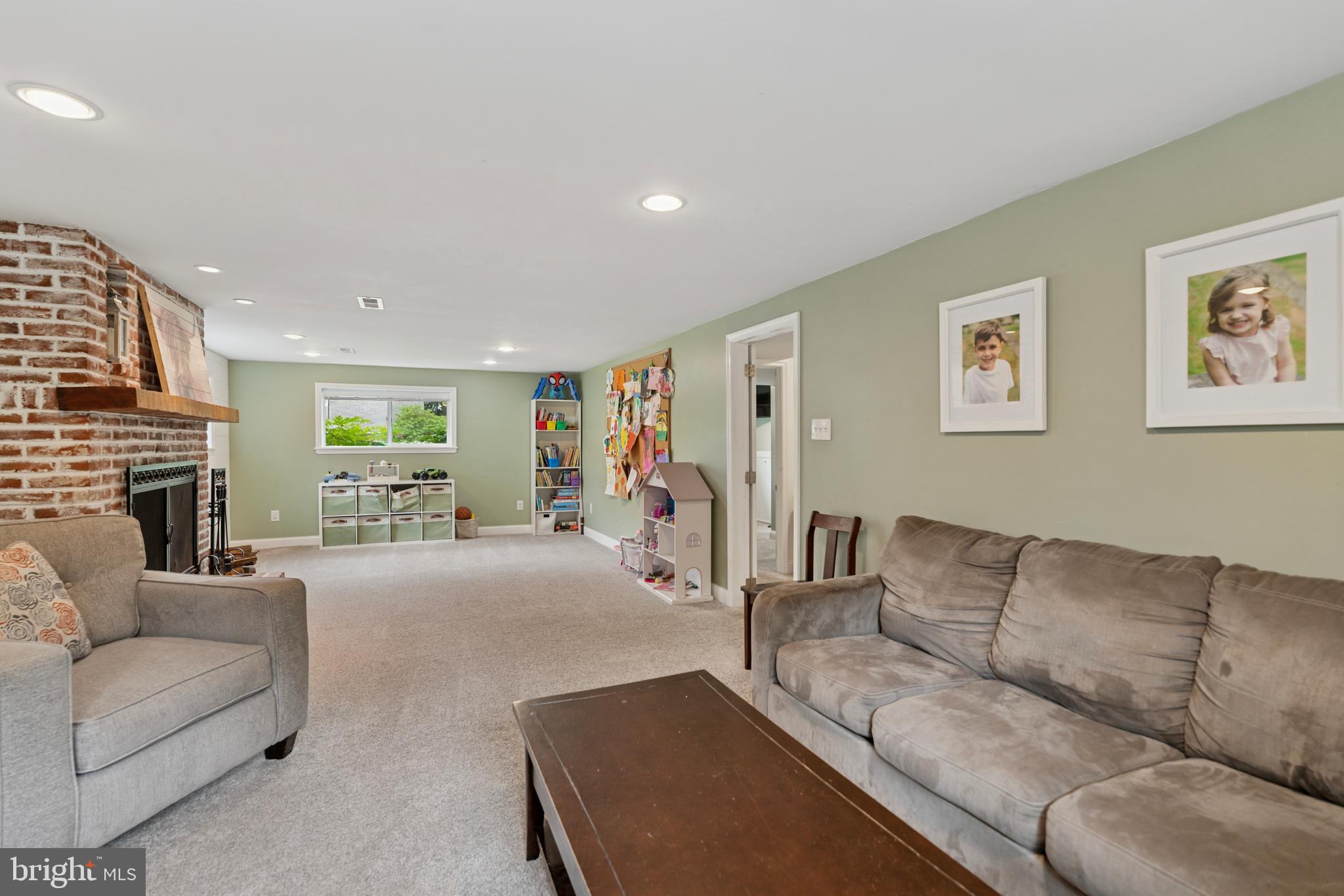 HILLSIDE - Residential