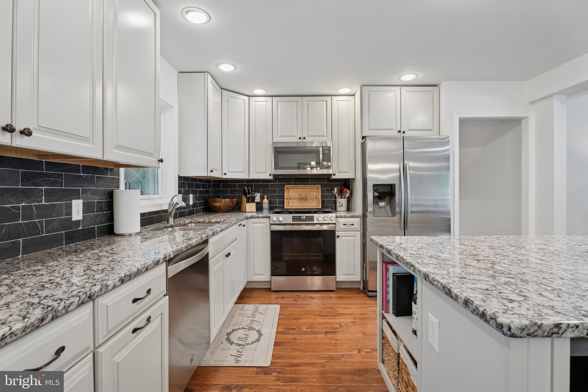 HILLSIDE - Residential