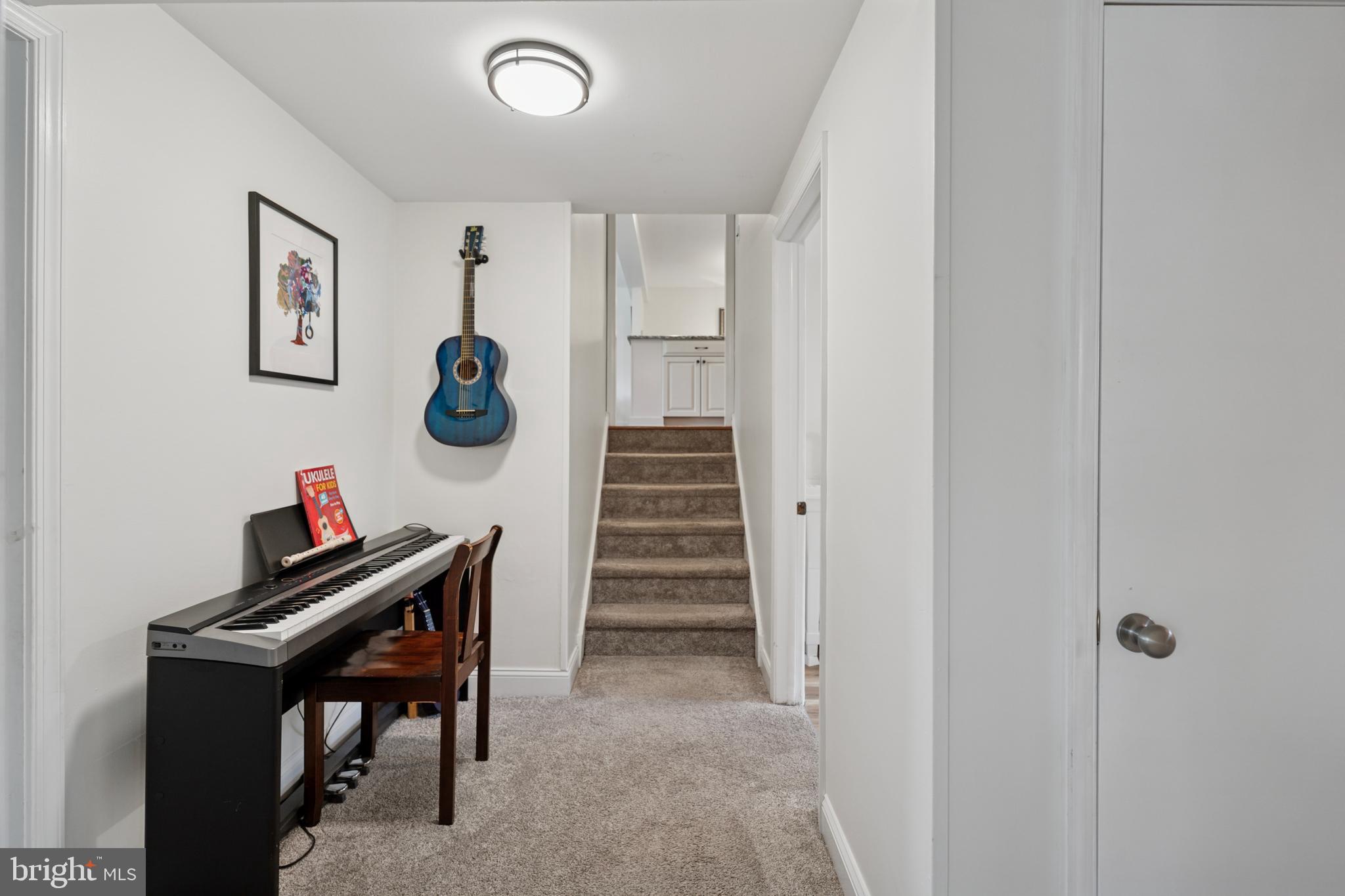 HILLSIDE - Residential