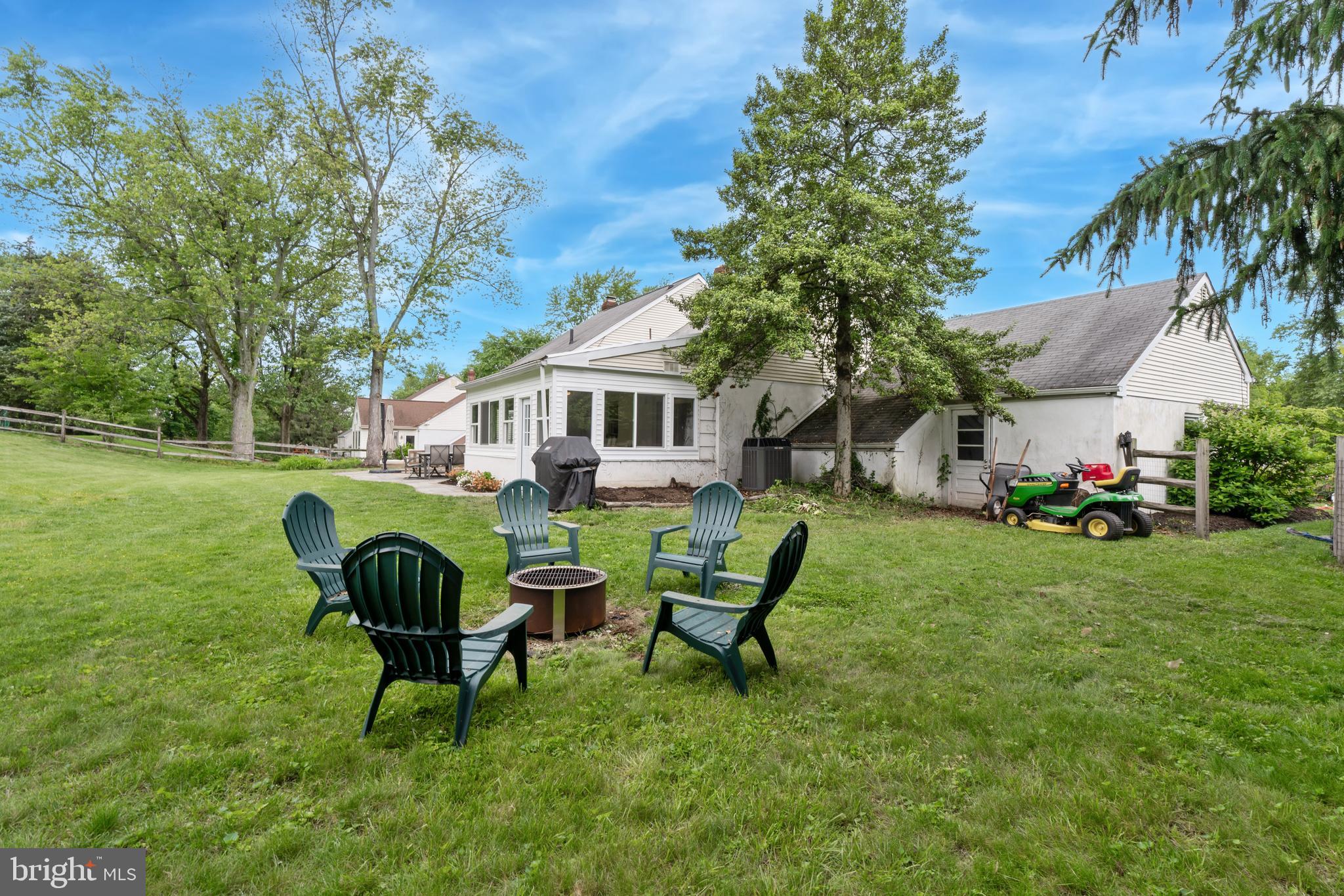 HILLSIDE - Residential