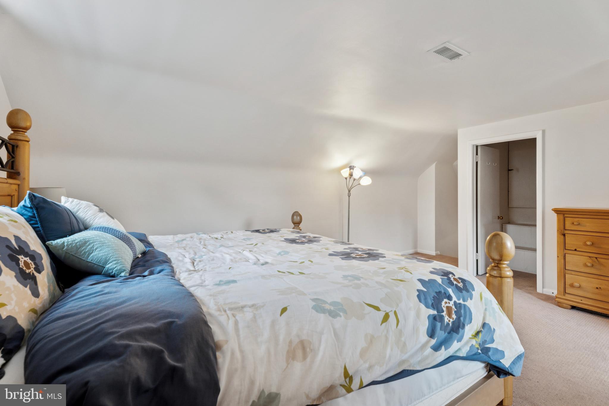 HILLSIDE - Residential