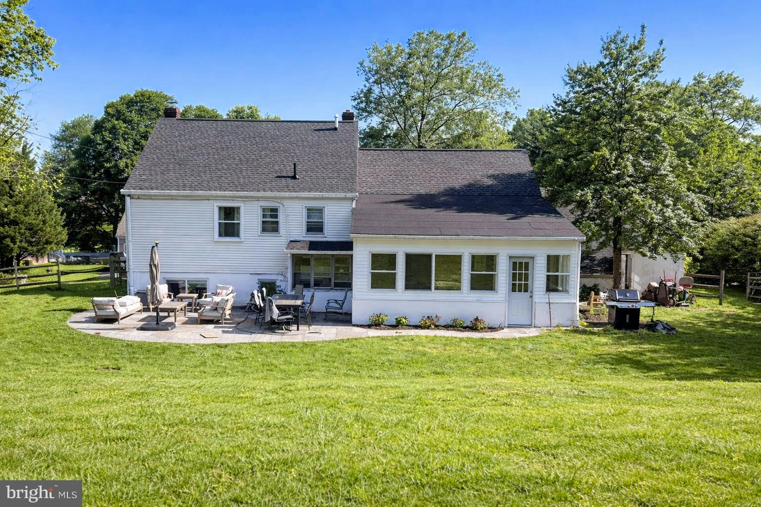 HILLSIDE - Residential