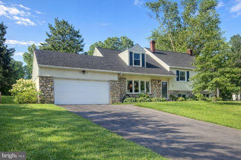 41 S SPRING LANE PHOENIXVILLE PA 19460