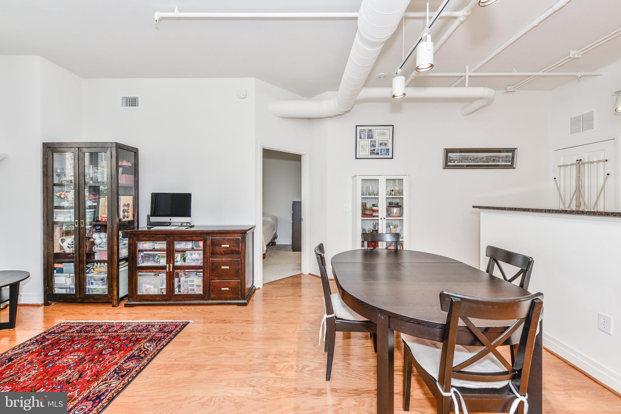 STATION SQUARE - Residential Lease