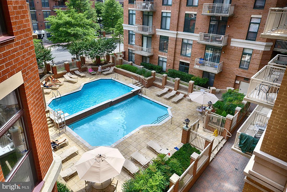 STATION SQUARE - Residential Lease