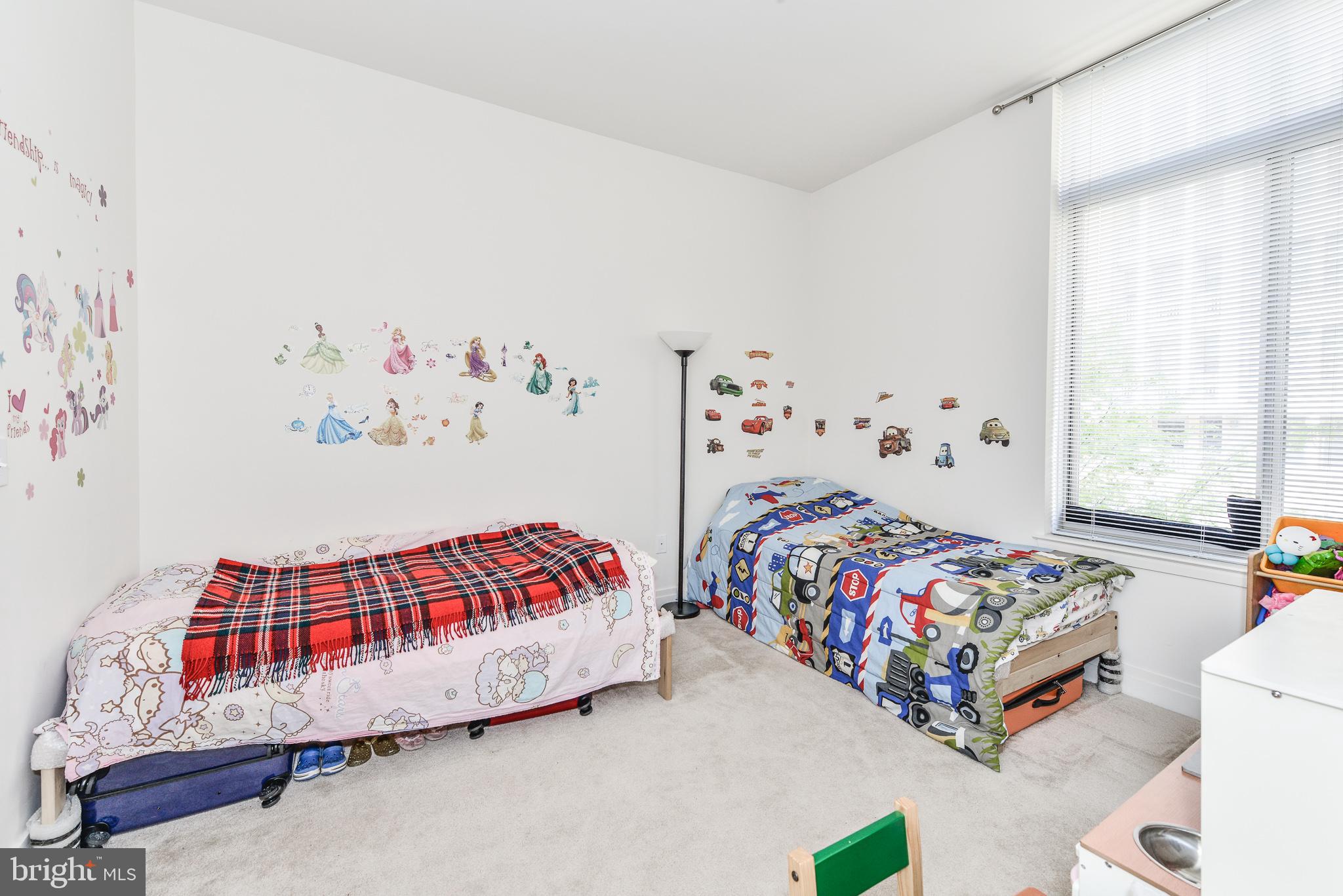 STATION SQUARE - Residential Lease