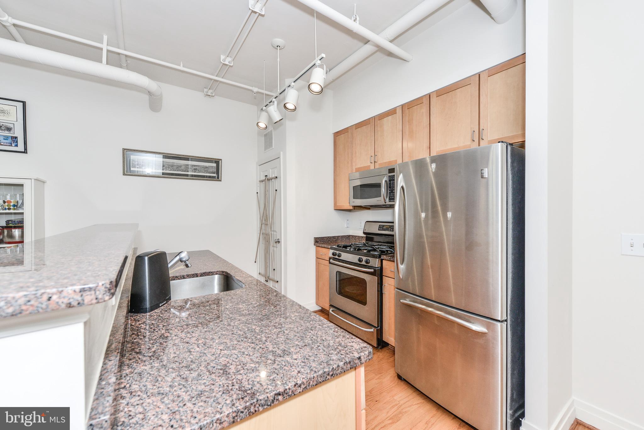 STATION SQUARE - Residential Lease