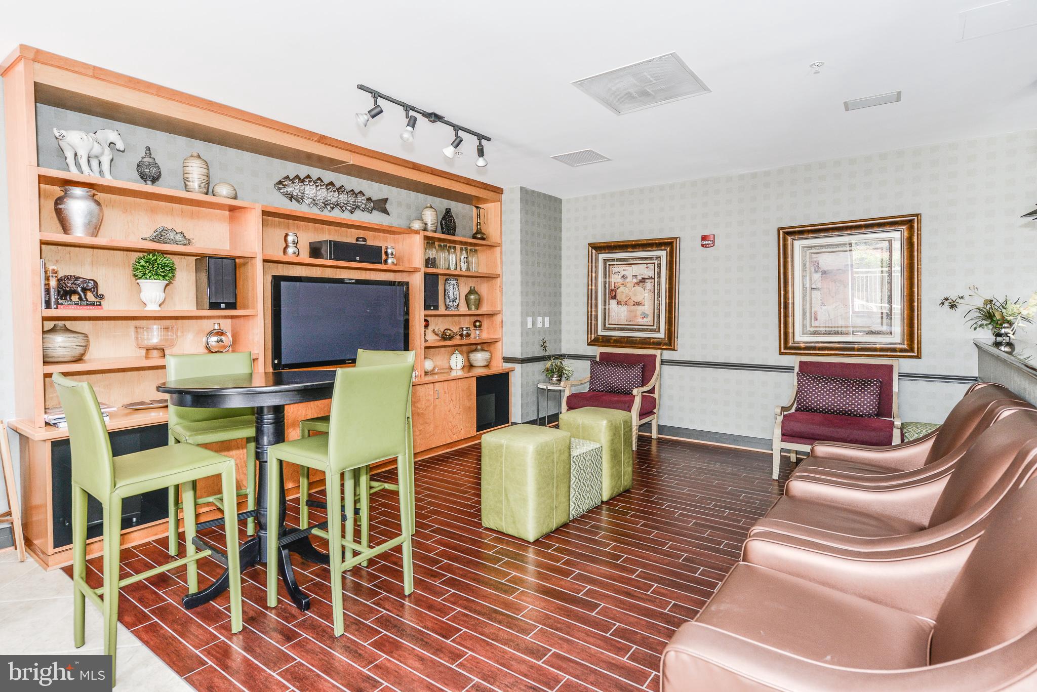 STATION SQUARE - Residential Lease