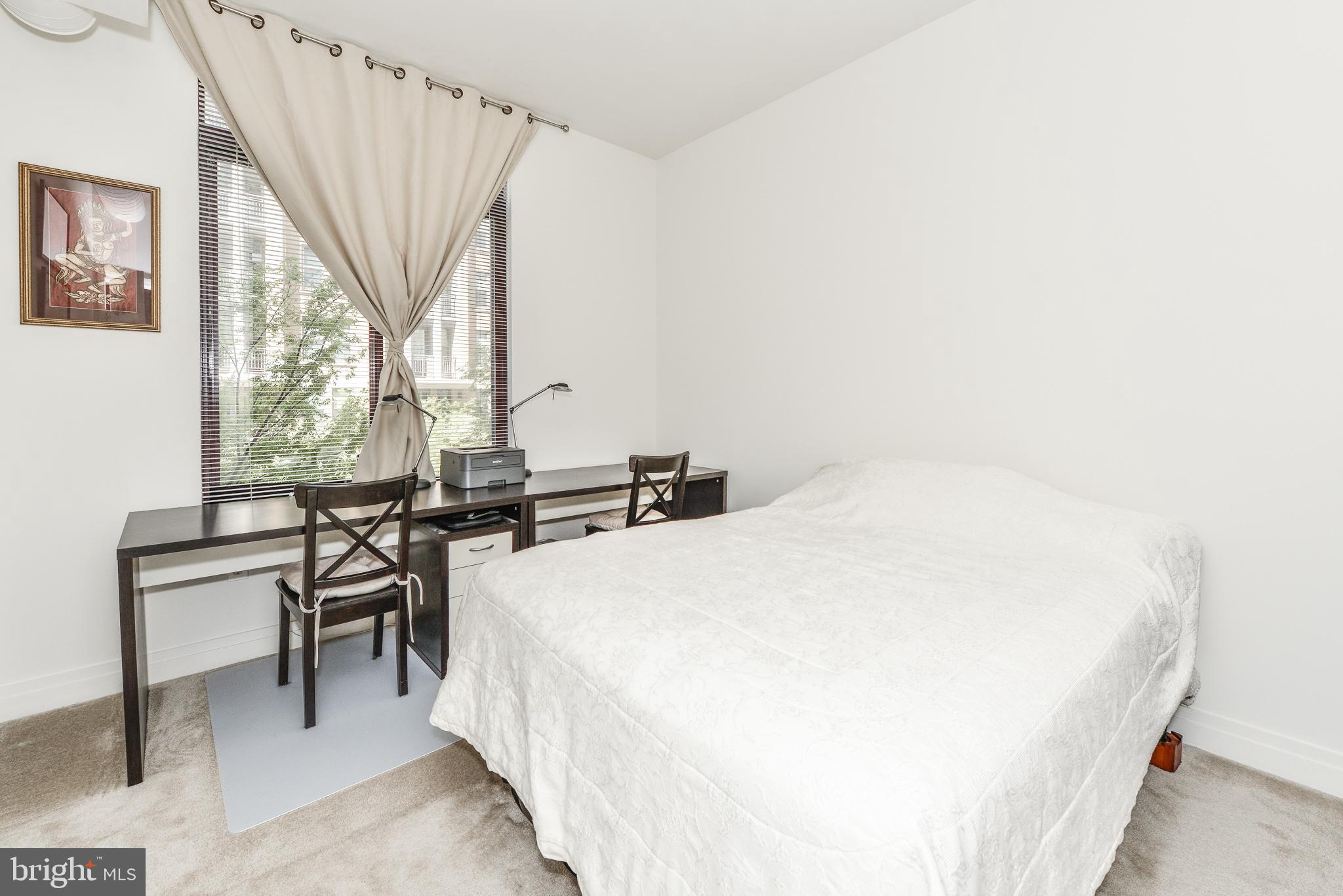 STATION SQUARE - Residential Lease