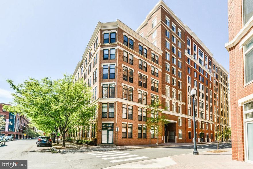 Beautiful Loft-style 2BR 2BA condo in Clarendon*Walk to Trader Joe's, Whole Food's, shops & restaurants galore*1 block from metro with access to all of DC*Open light-filled space with huge windows*10'+ ceilings*Hardwood floors*Granite Kitchen with stainless steel appliances + island*2 master suites w/walk-in closets & custom shelving*LUXURY primary suite bathroom with tile, granite & jetted tub*Reserved B1 parking near elevator*Rent includes water, sewer, trash*Live in the Station Square which offers an outdoor pool, package room, friendly on site staff, discounted Golds Gym Membership, & party room. Located just steps to all things Clarendon – Metro, local restaurants, Whole Foods, Trader Joes, bars, coffee shops, walking paths, & more! ideal location for anyone looking to enjoy the best Arlington has to offer AND easy access to everything in the DC area, work or play! A mere 3 minutes from the Clarendon Metro station and all the popular restaurants and shopping near it*Elementary School is zoned for both Arlington Science Focus School & Francis Scott Key, Middle School is Dorothy Hamm, High School is Washington-Liberty*LANDLORD TO PAINT INTERIOR PRIOR TO LEASE START DATE* 

*AVAILABLE 7.14.23*