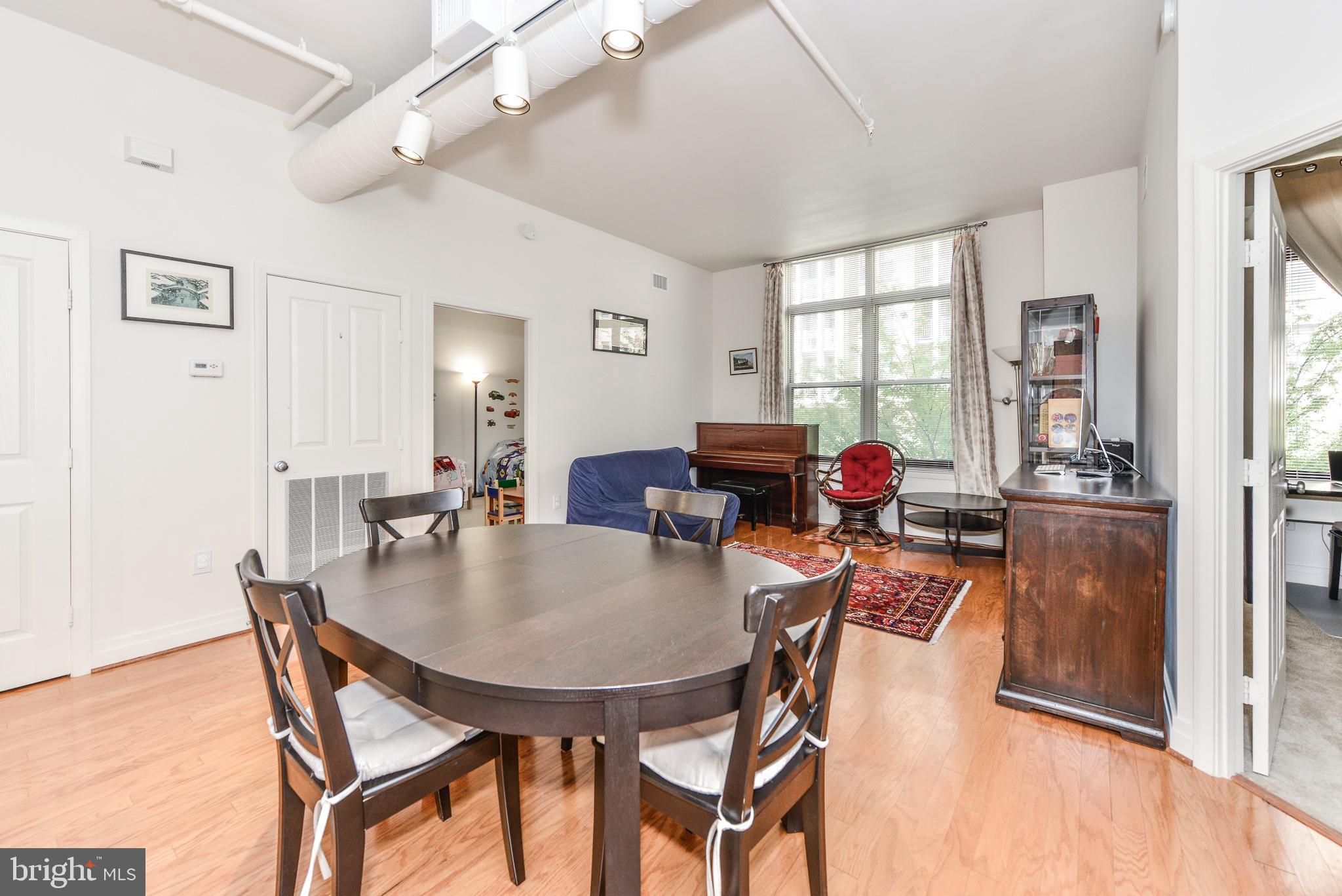 STATION SQUARE - Residential Lease