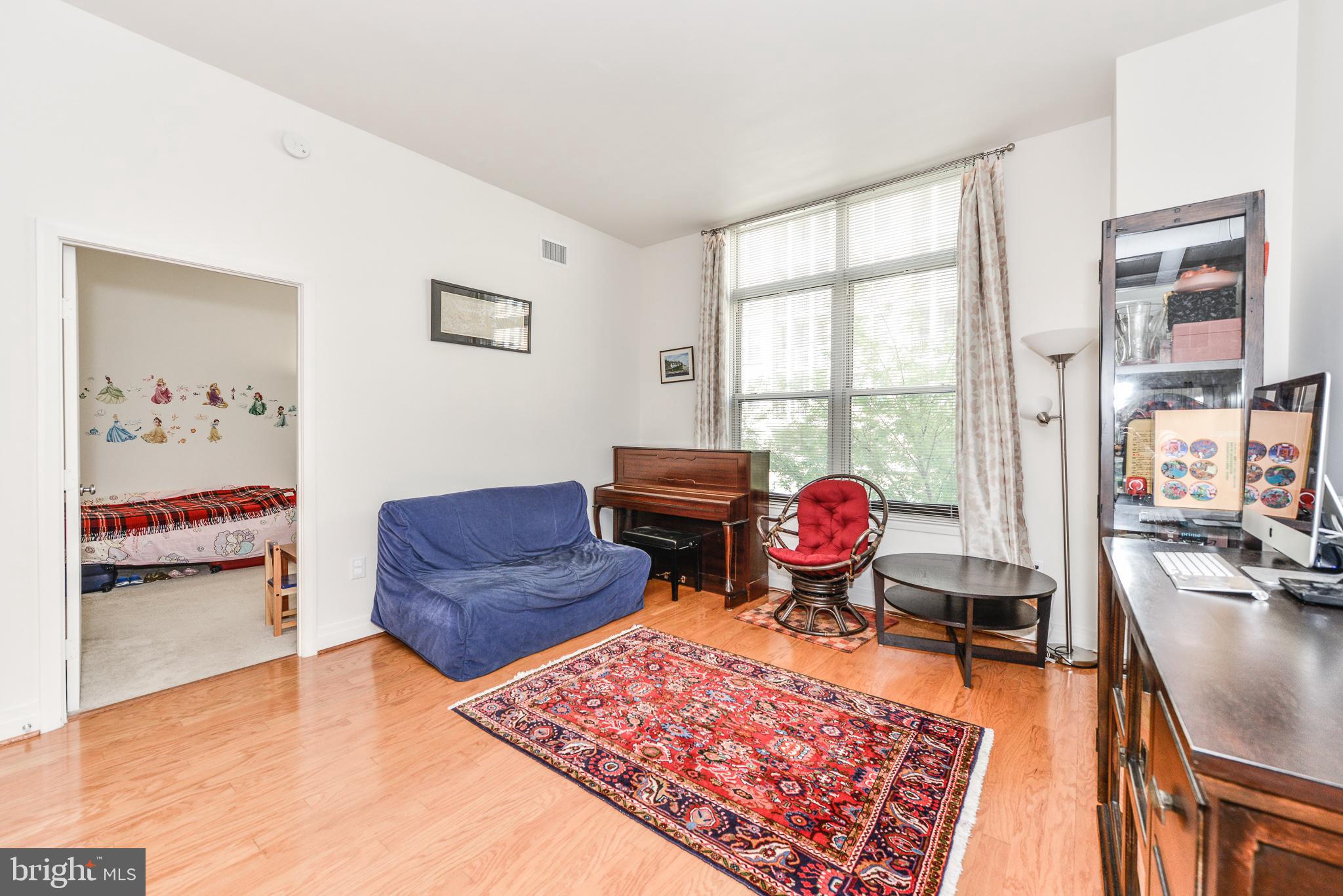 STATION SQUARE - Residential Lease