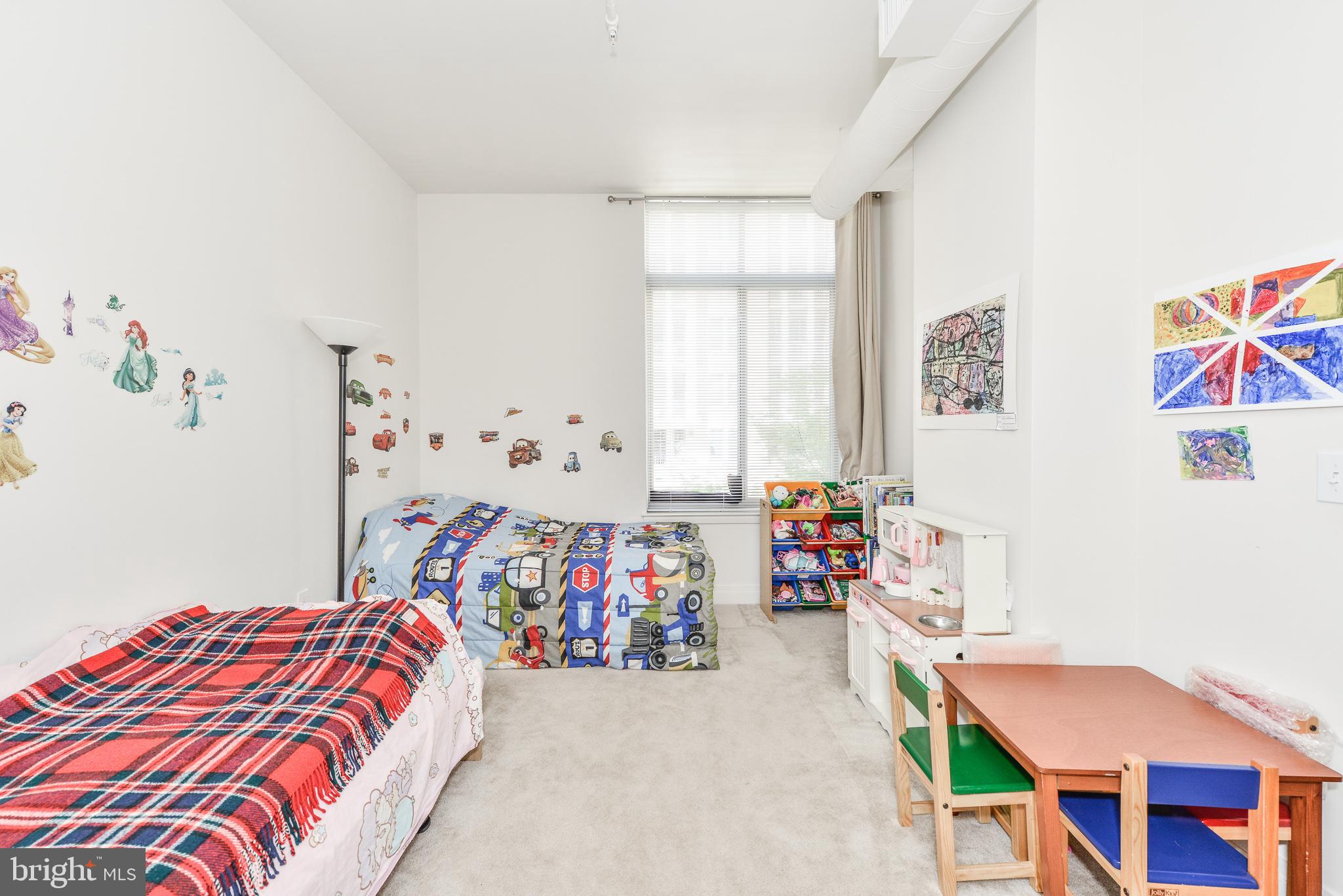 STATION SQUARE - Residential Lease