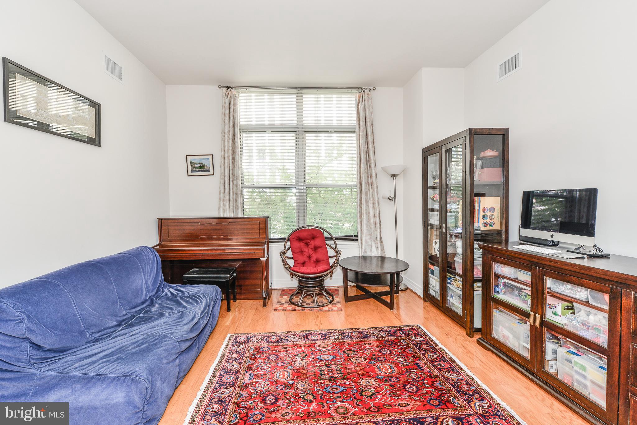 STATION SQUARE - Residential Lease