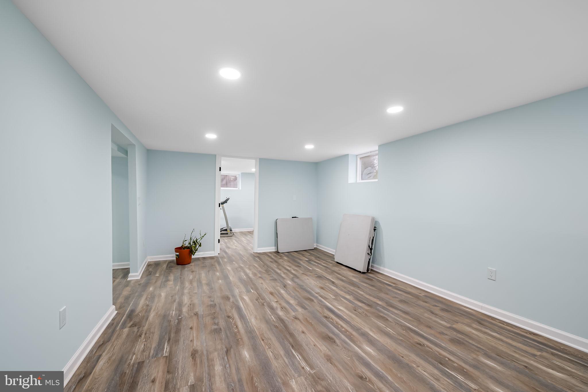 WINDSOR MILL - Residential