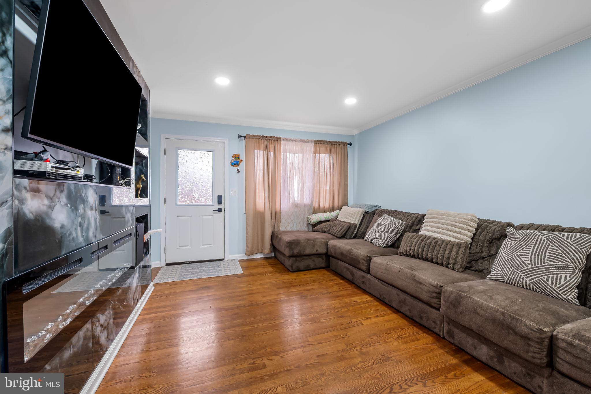 WINDSOR MILL - Residential