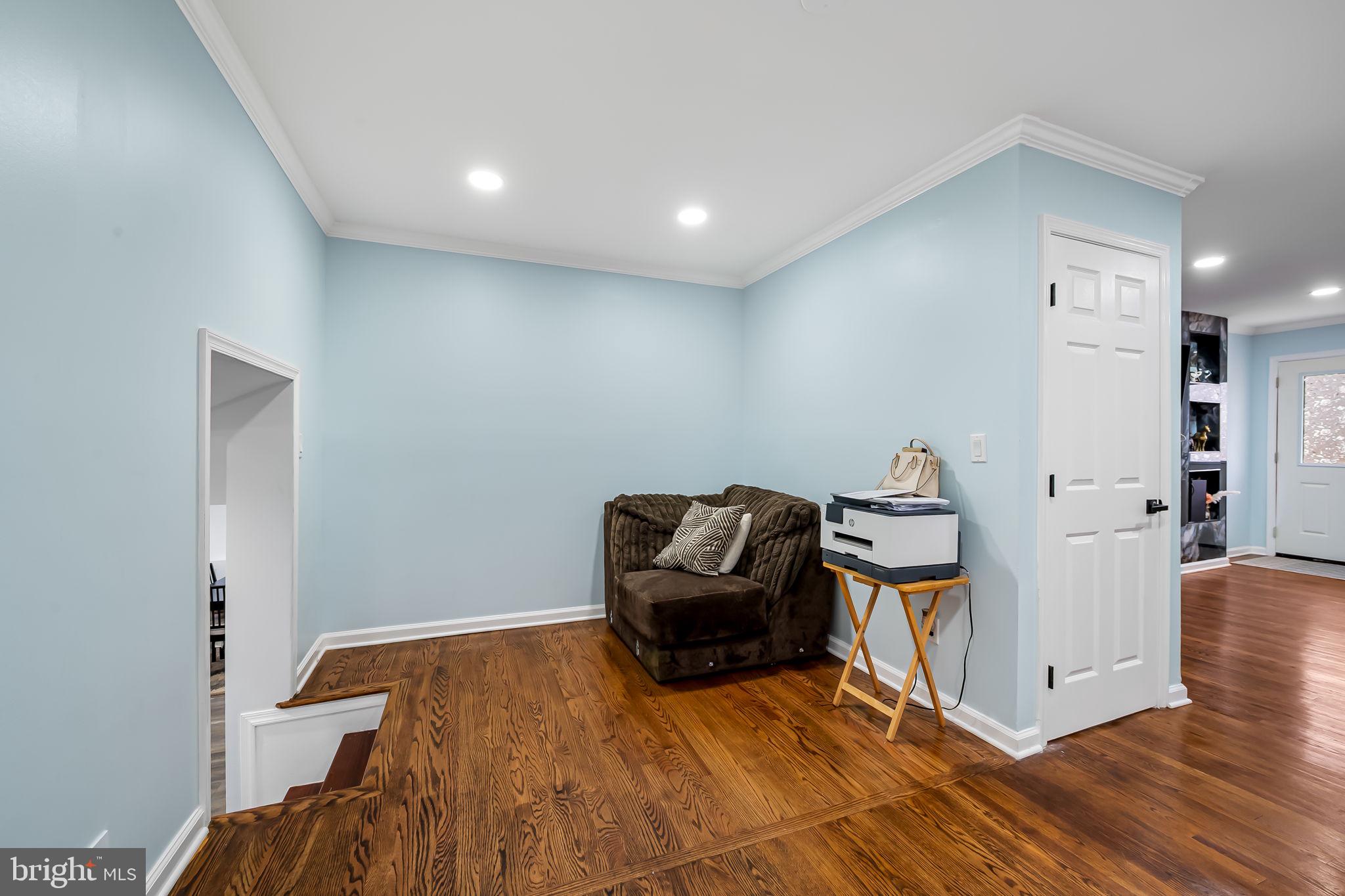 WINDSOR MILL - Residential