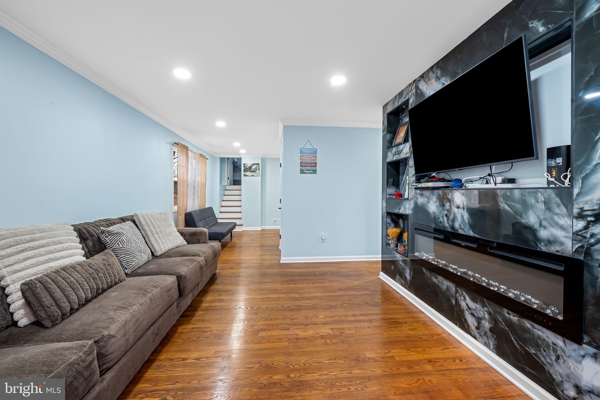 WINDSOR MILL - Residential