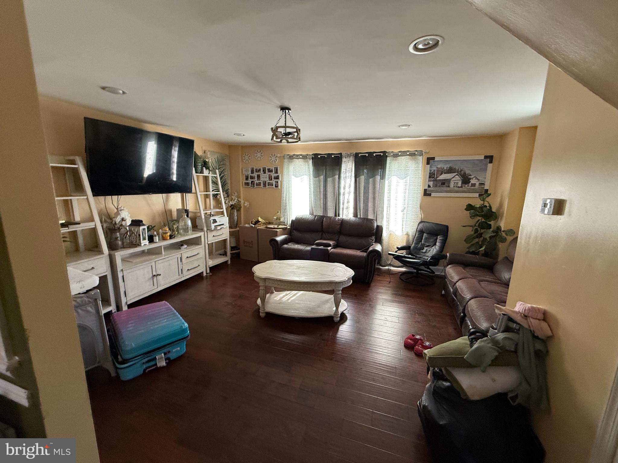 PARKWOOD - Residential Lease