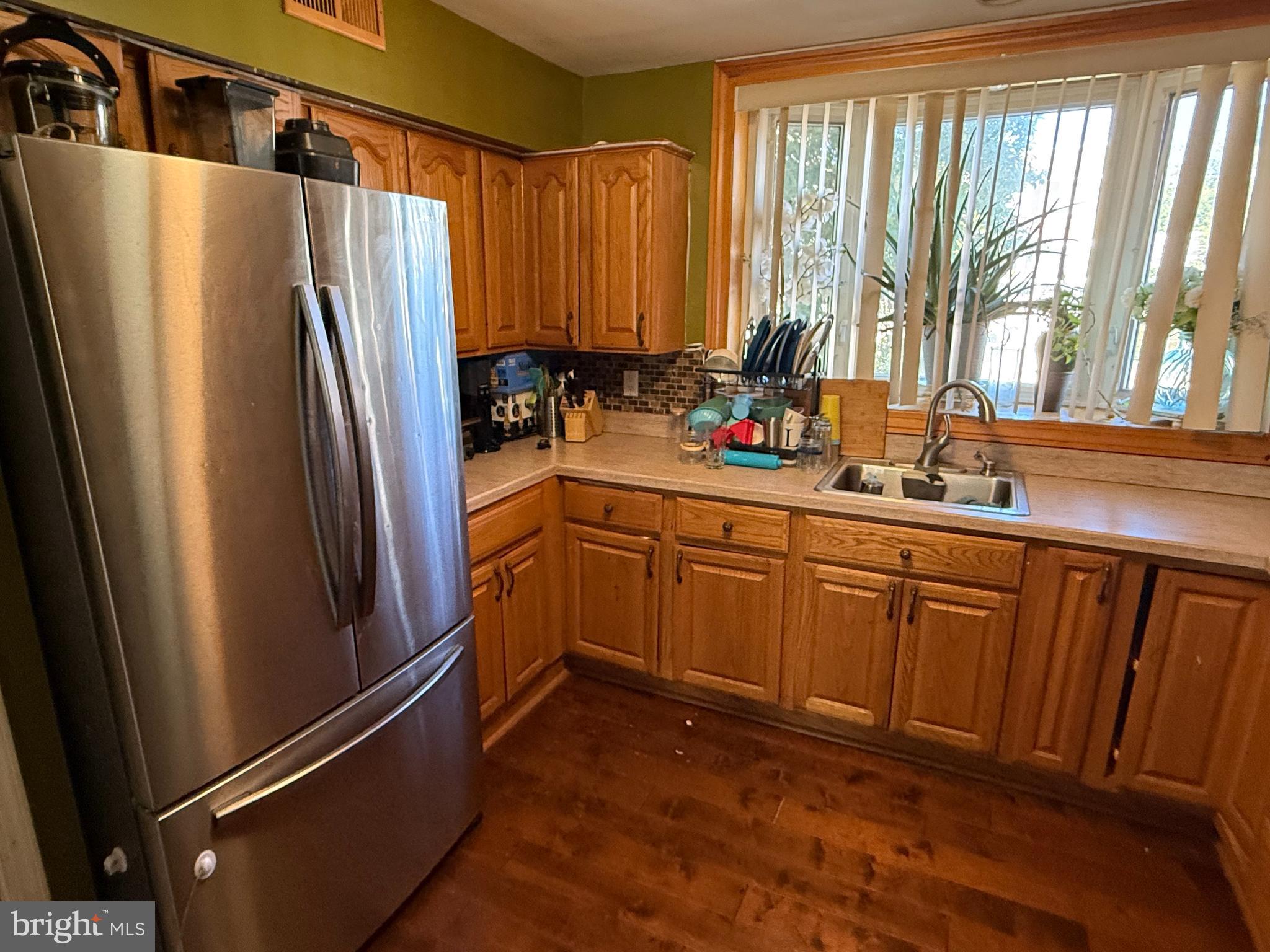 PARKWOOD - Residential Lease