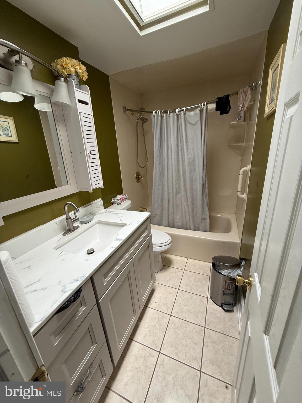 PARKWOOD - Residential Lease