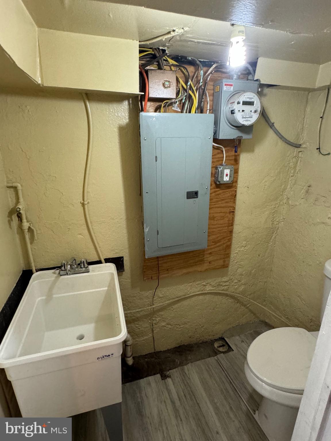 POINT BREEZE - Residential