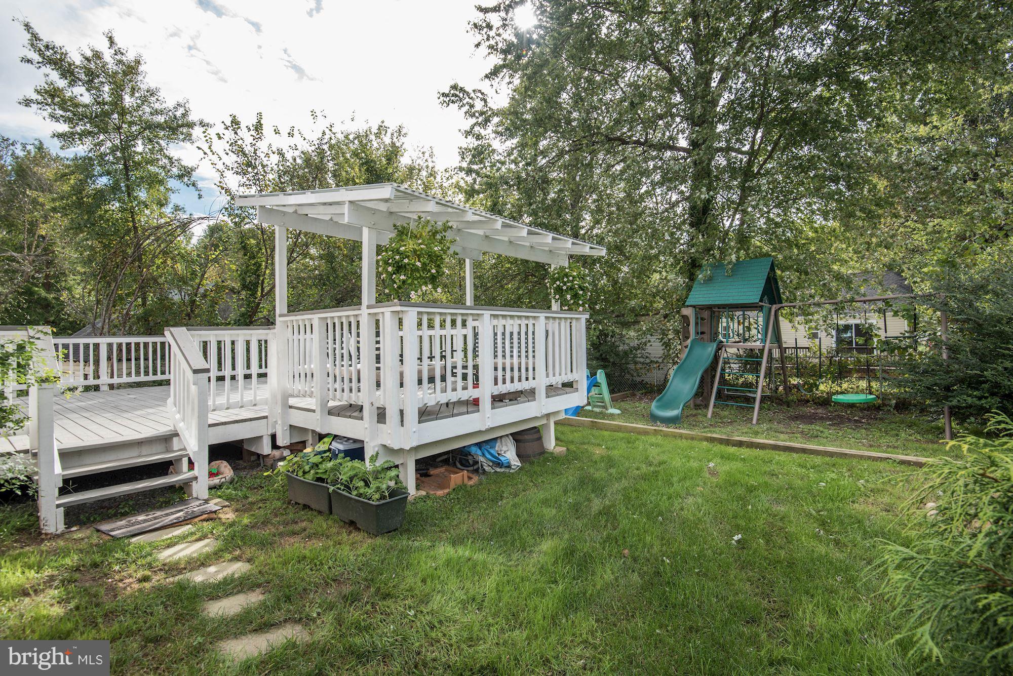 WEST LAWN - Residential