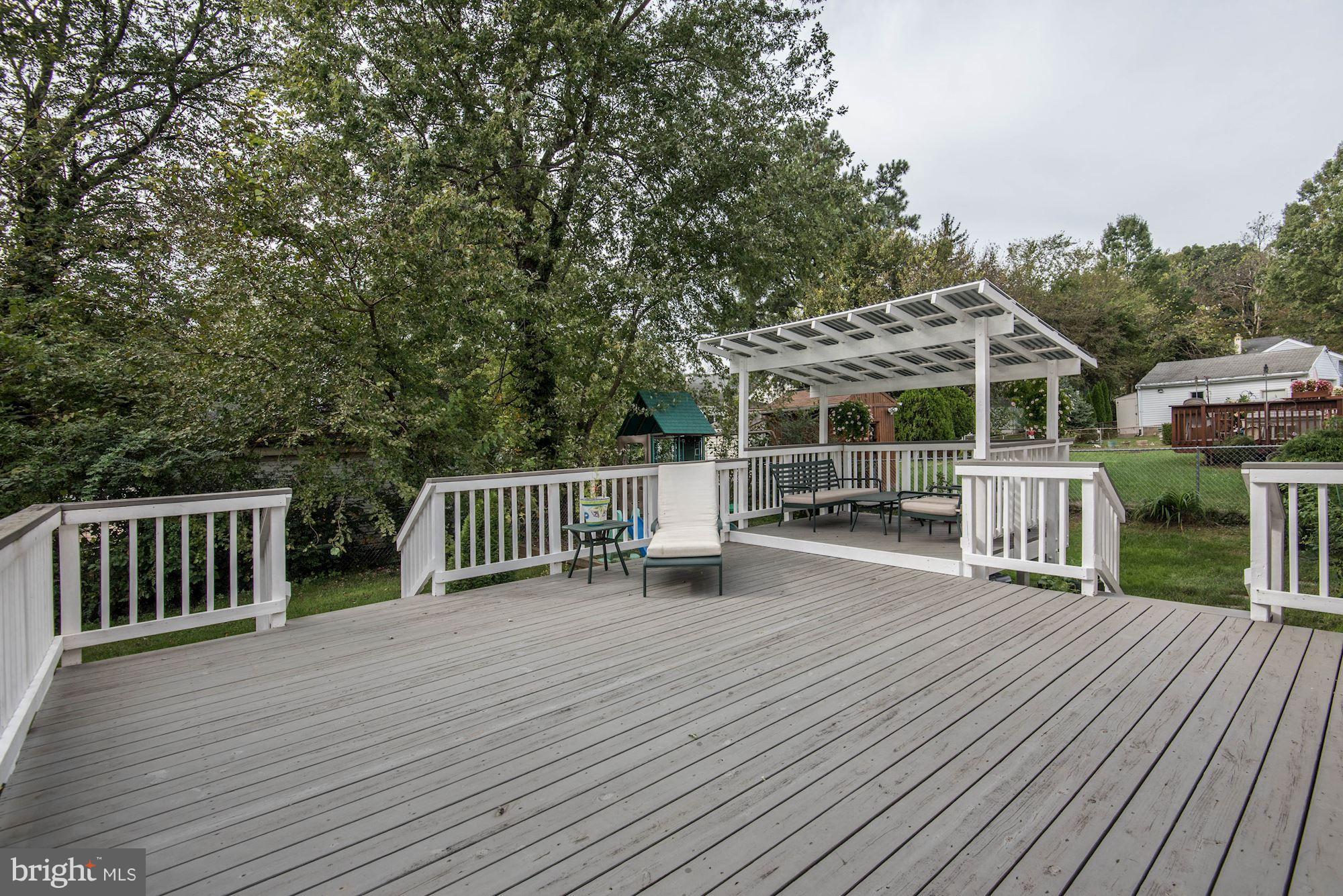 WEST LAWN - Residential