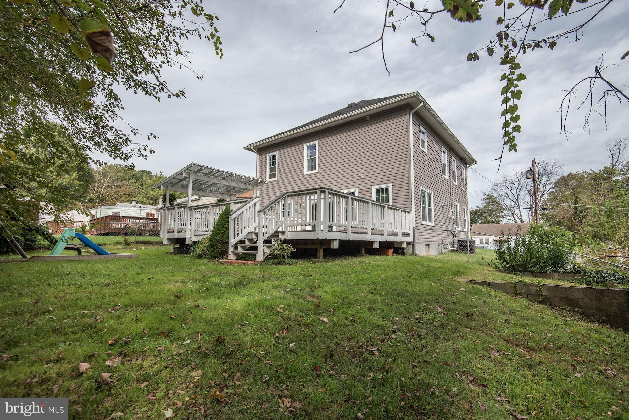 WEST LAWN - Residential