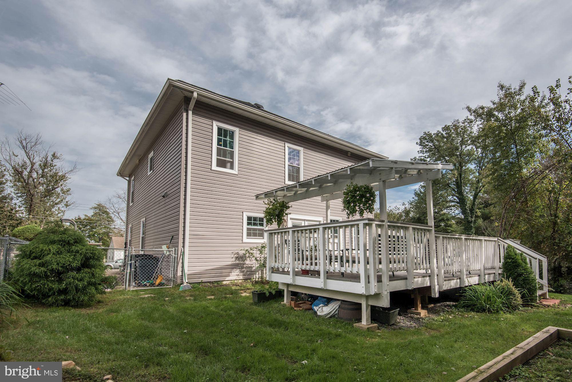 WEST LAWN - Residential