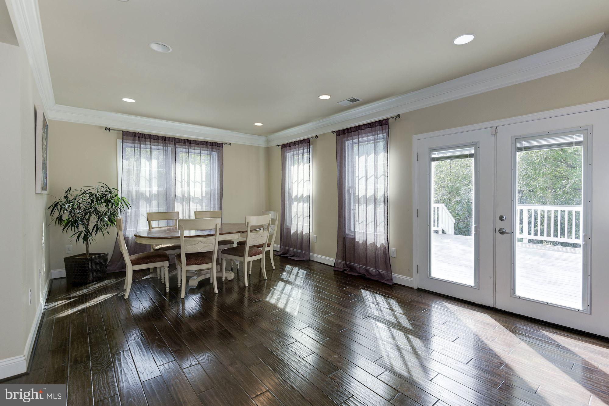 WEST LAWN - Residential