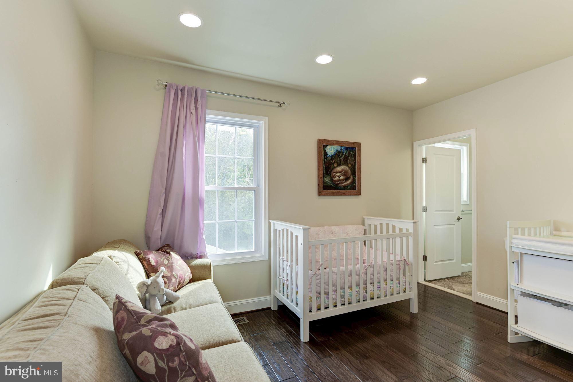 WEST LAWN - Residential