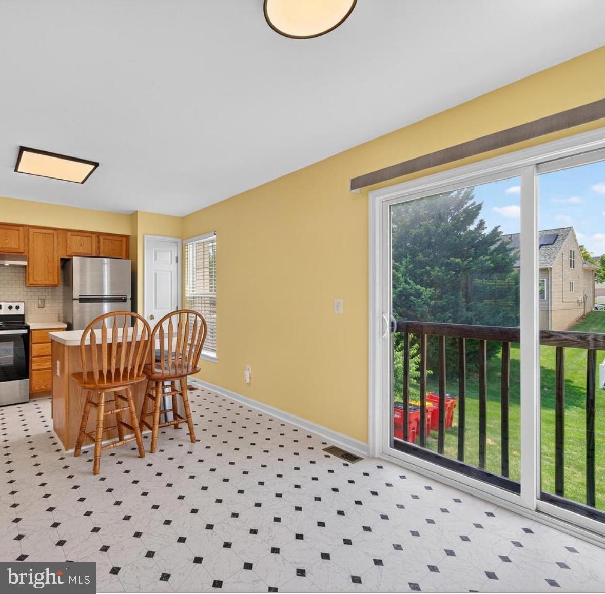 LAKELAND PLACE - Residential Lease