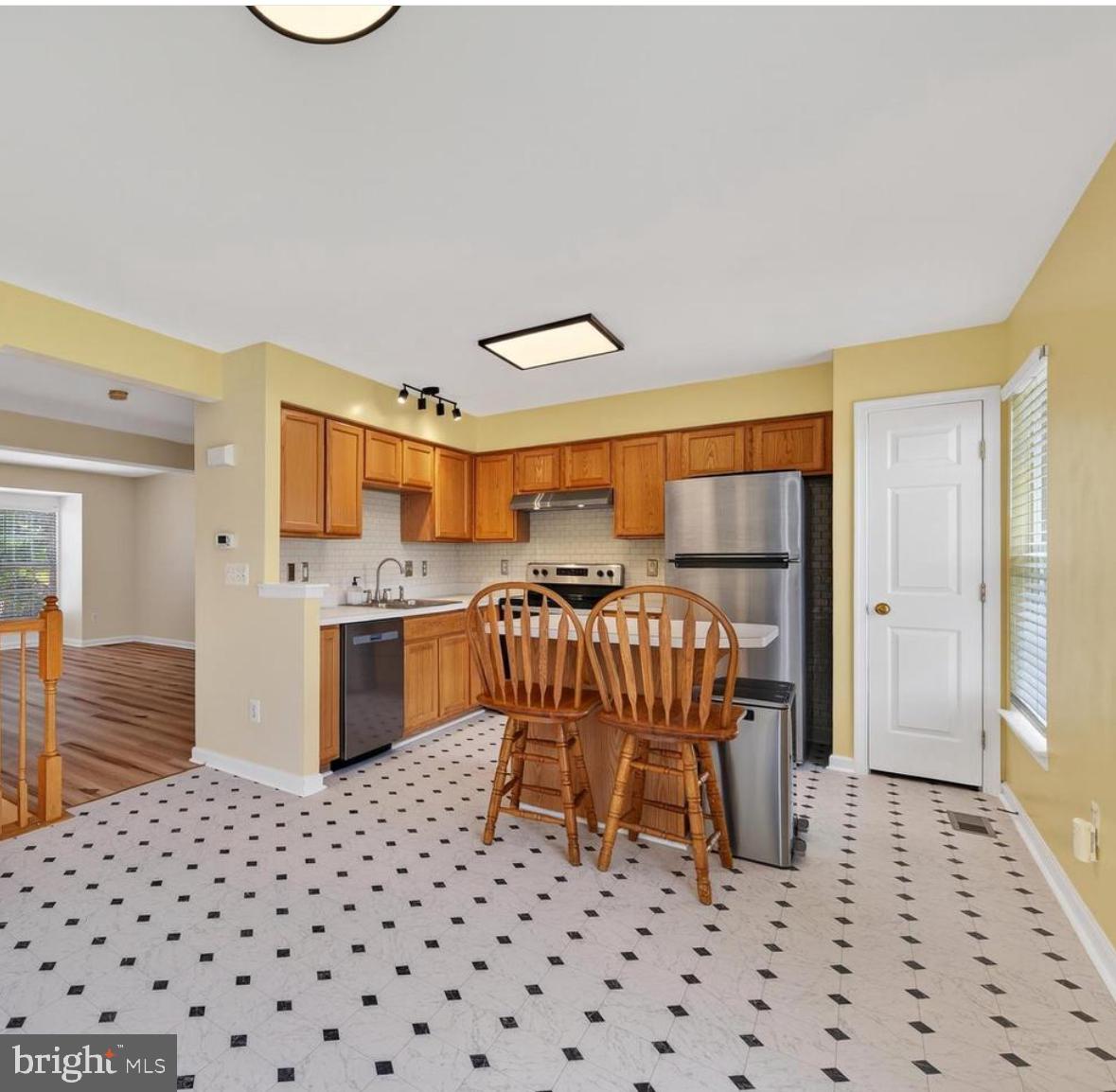 LAKELAND PLACE - Residential Lease