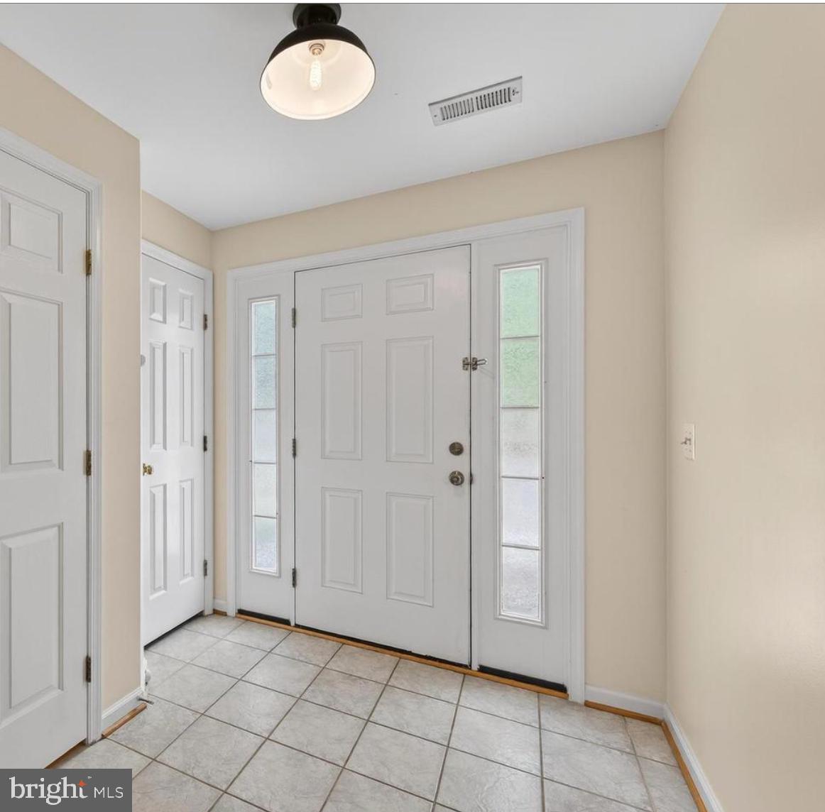 LAKELAND PLACE - Residential Lease