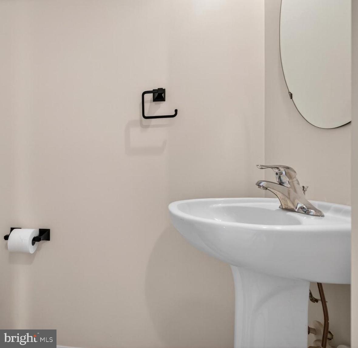 LAKELAND PLACE - Residential Lease