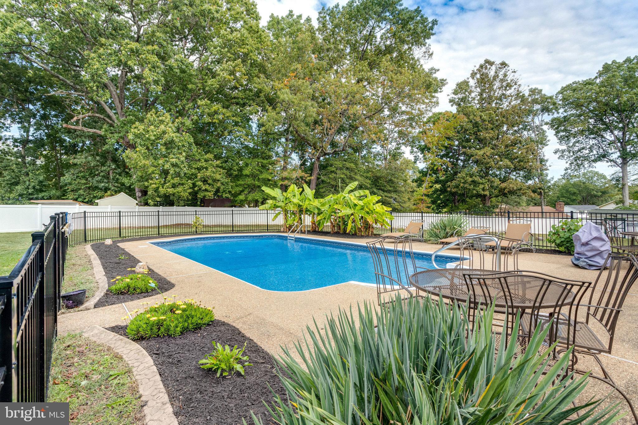 MAPLE GROVE - Residential