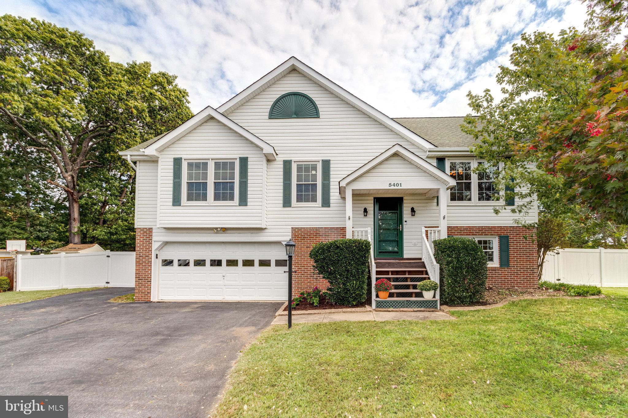 MAPLE GROVE - Residential