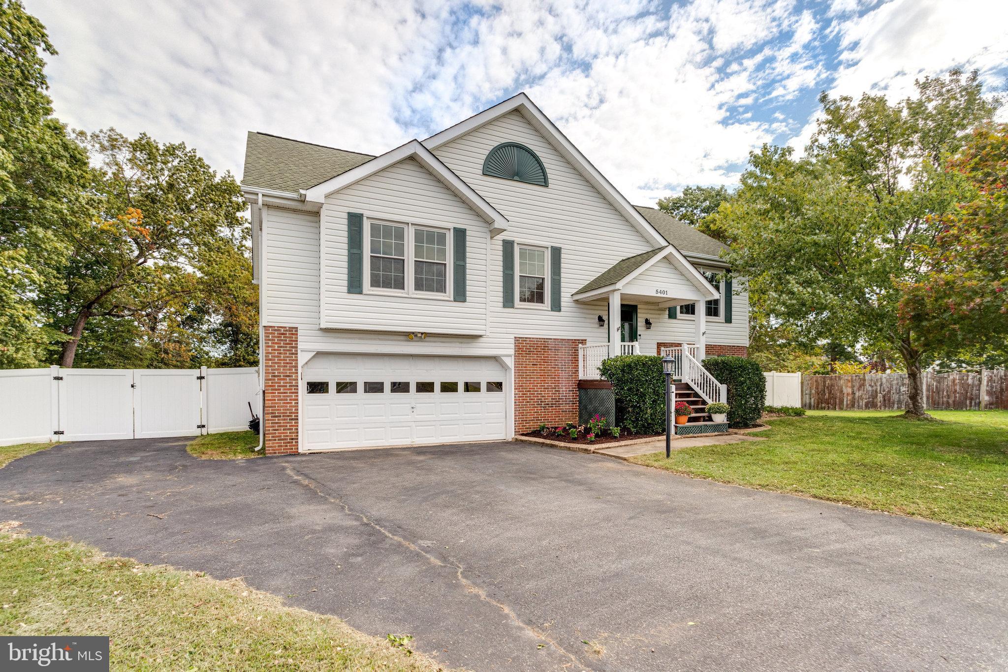 MAPLE GROVE - Residential