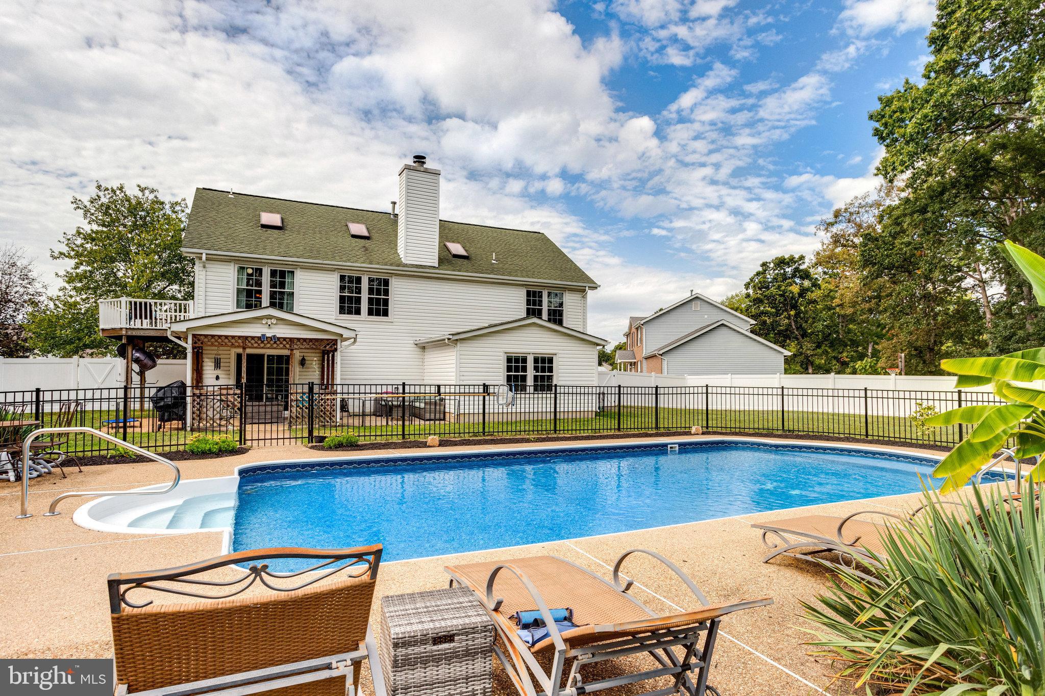 MAPLE GROVE - Residential