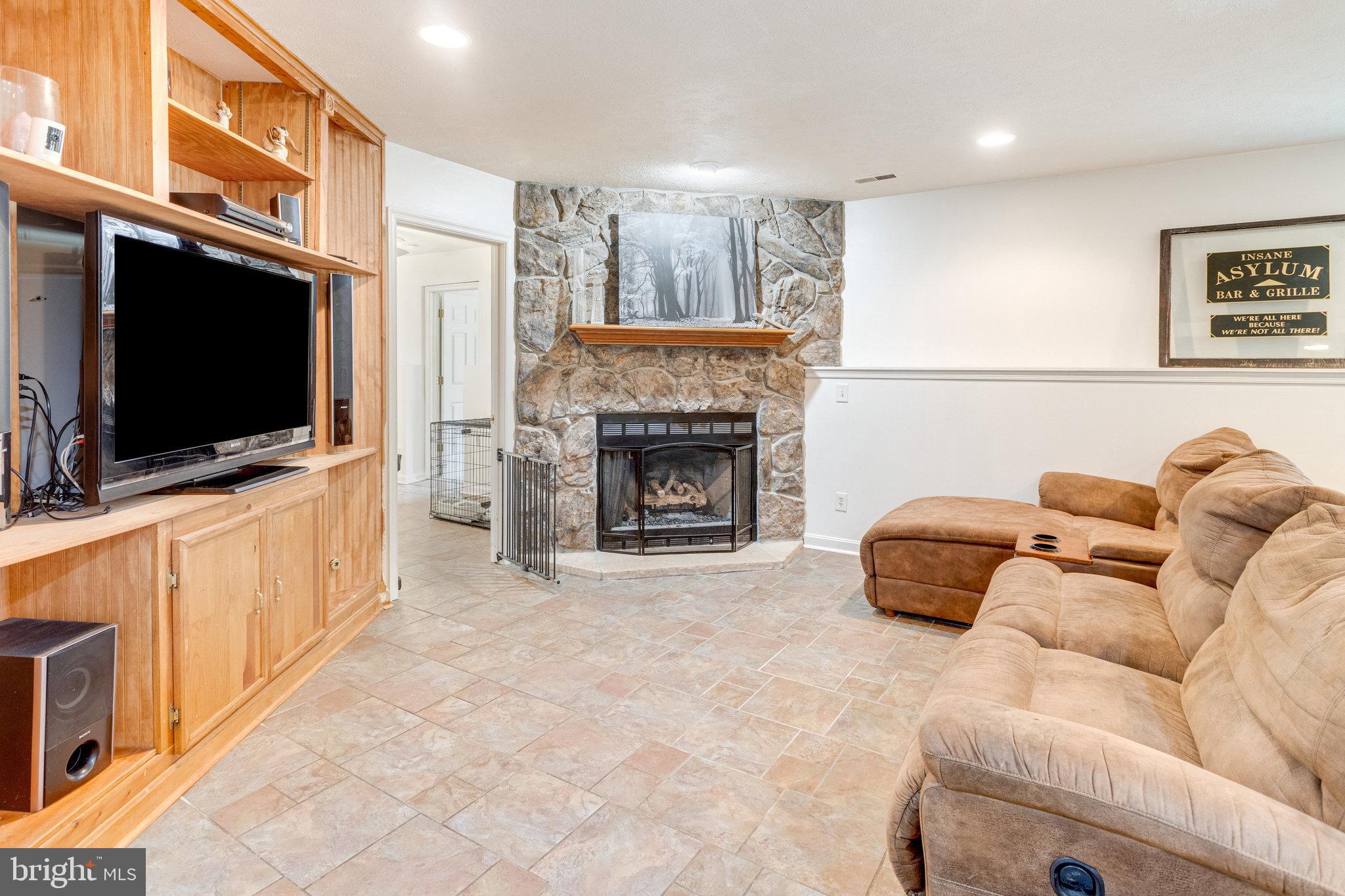 MAPLE GROVE - Residential