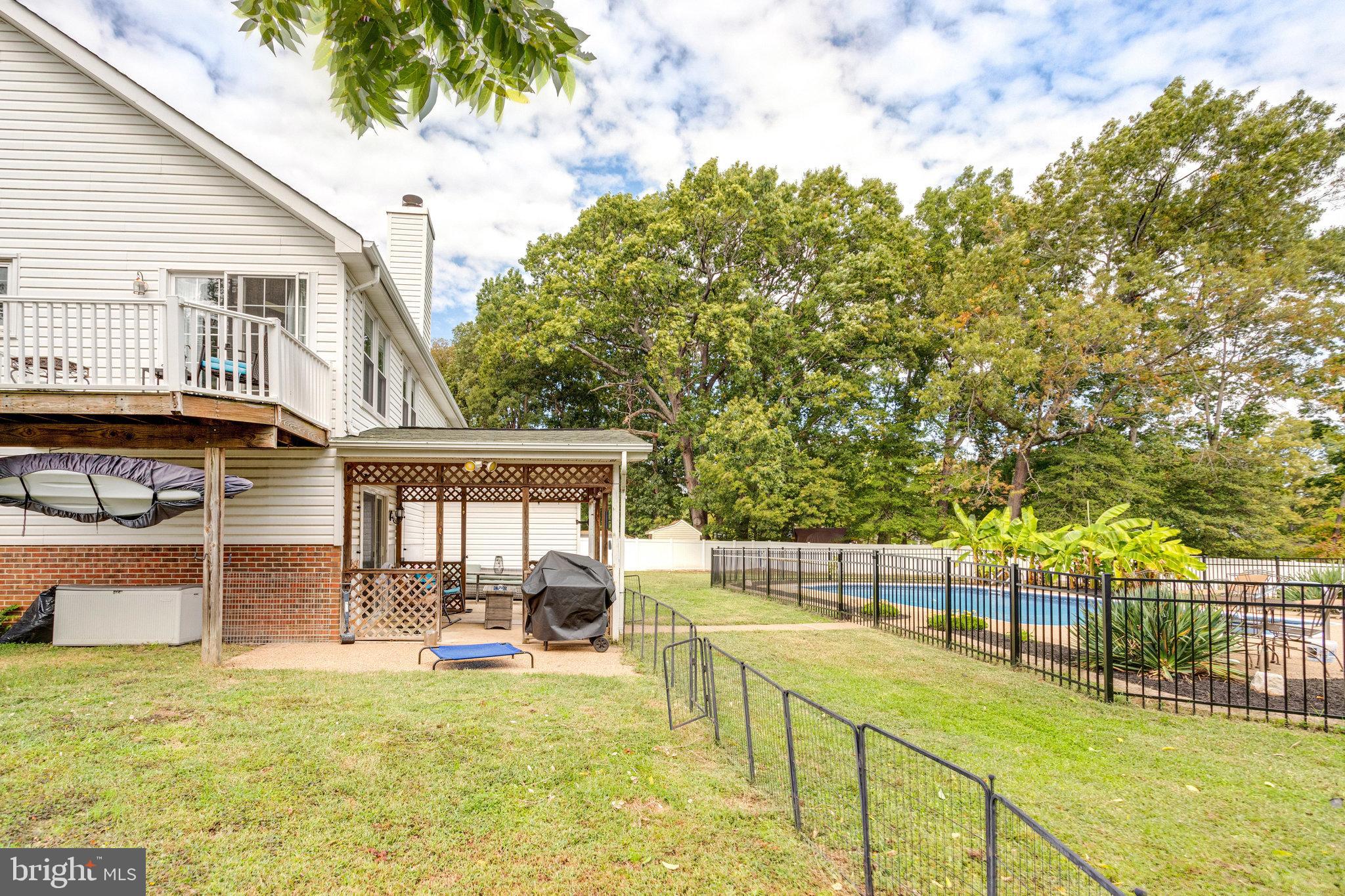 MAPLE GROVE - Residential