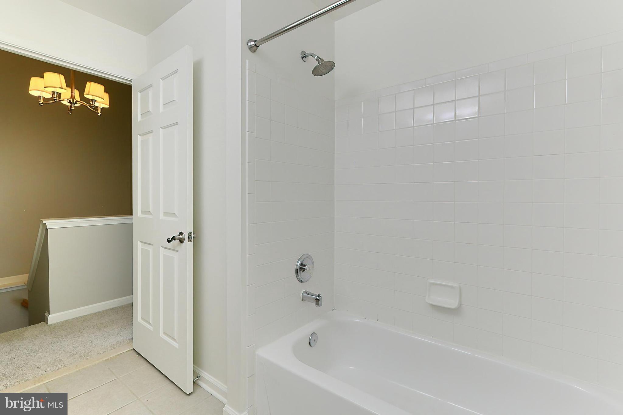 DUKE STREET SQUARE - Residential Lease