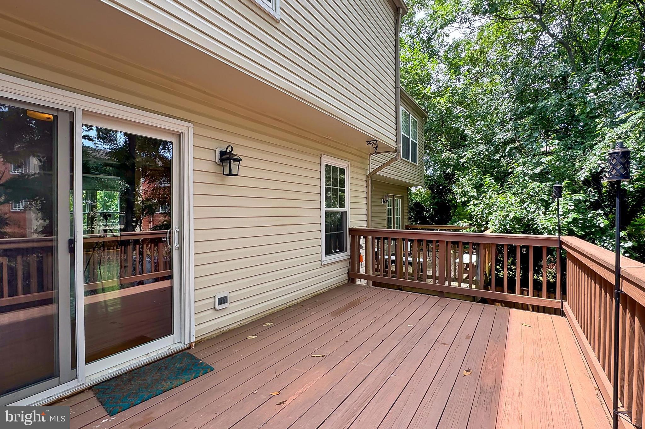 DUKE STREET SQUARE - Residential Lease