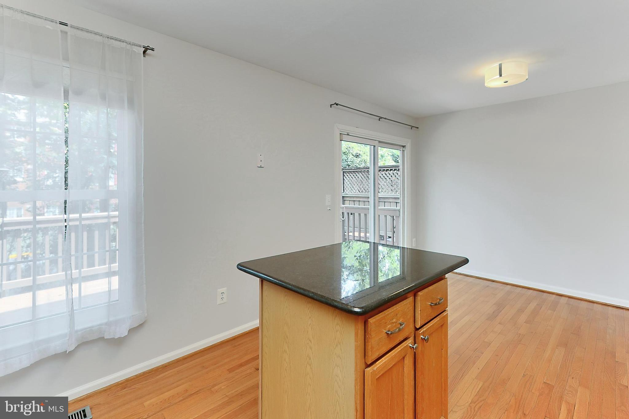 DUKE STREET SQUARE - Residential Lease