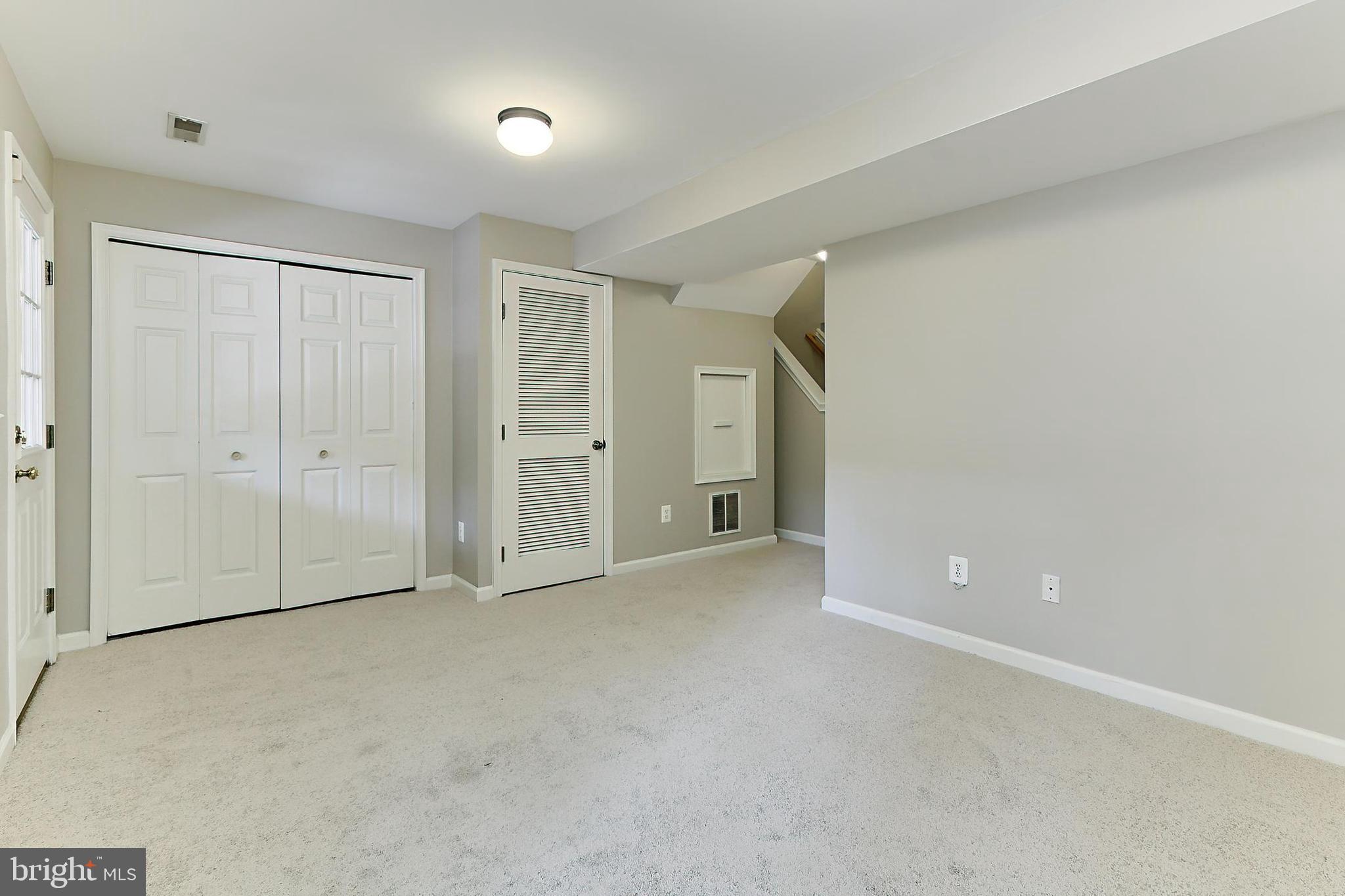 DUKE STREET SQUARE - Residential Lease