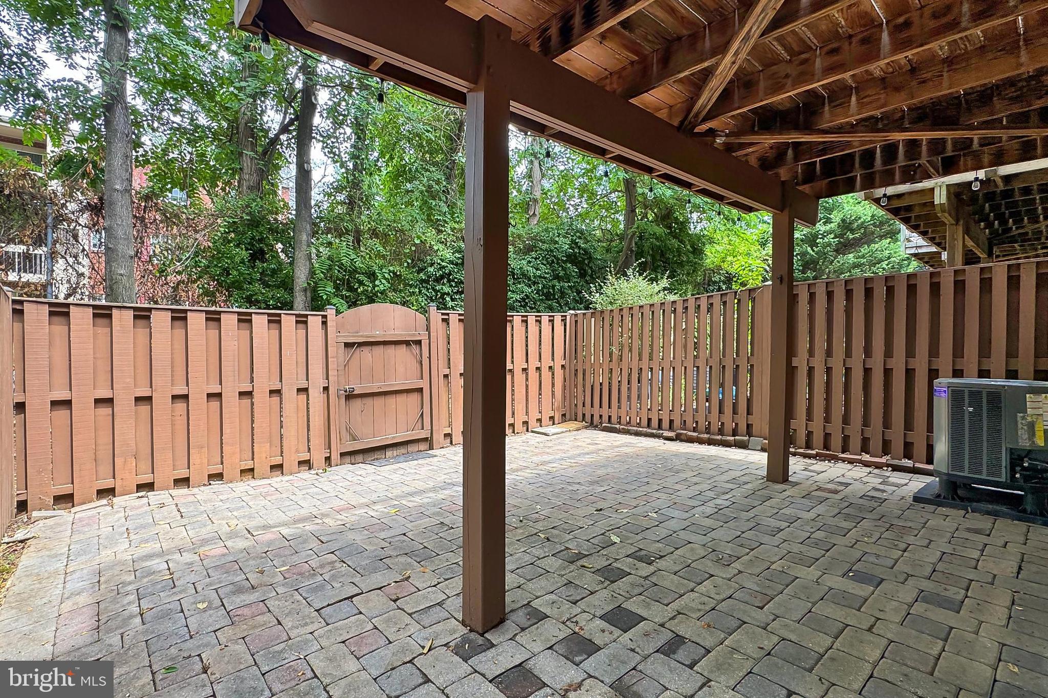 DUKE STREET SQUARE - Residential Lease