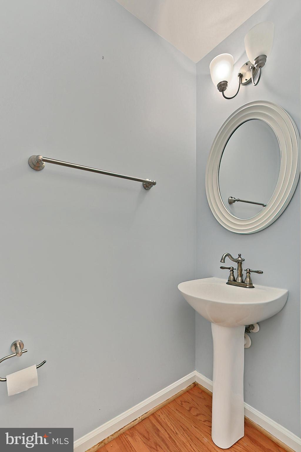 DUKE STREET SQUARE - Residential Lease